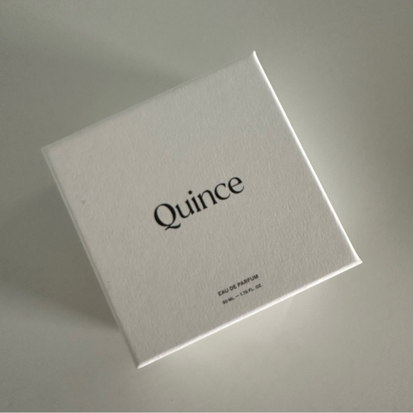 Quince Bois de Santal Fragrance with Black Cap - Picture 2 of 2